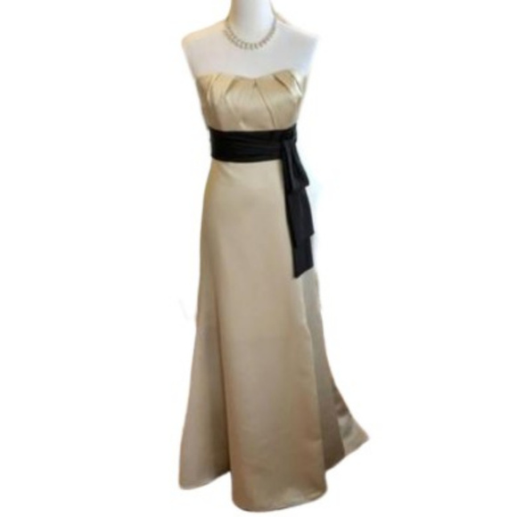 New Alfred Angelo Satin Gown - Picture 2 of 6